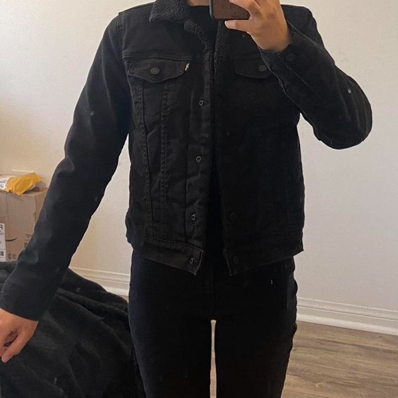 Levi’s Sherpa denim jacket - Picture 1 of 4